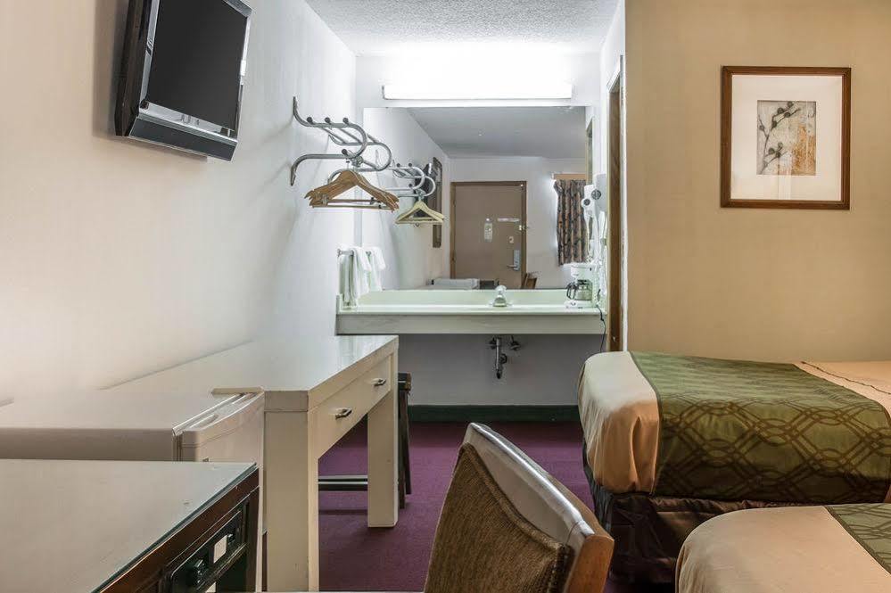 Econo Lodge Holland Eksteriør bilde